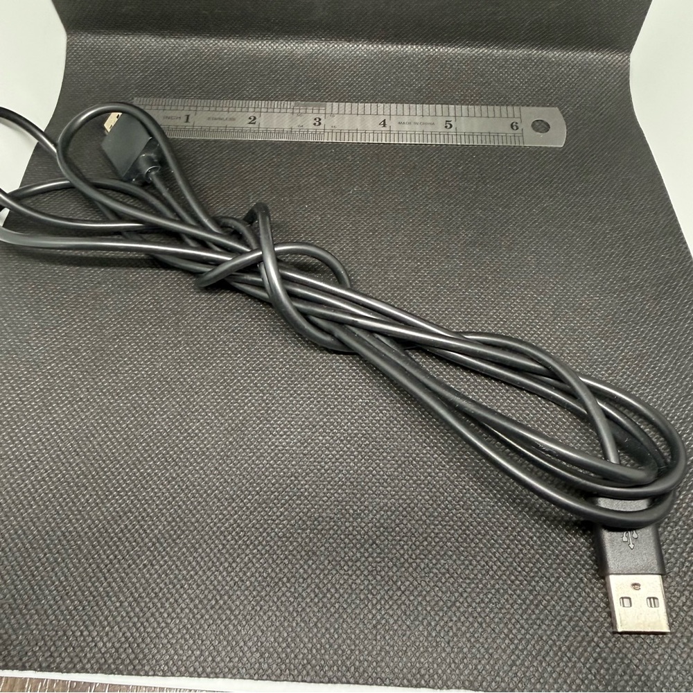 Black USB to HDMI Cable